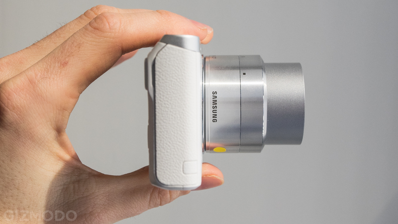 Illustration for article titled Samsung NX Mini: A Tiny New Camera System For the Selfie Generation